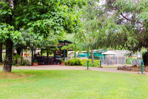 Silver Birches Holiday Unit 1 - Brisbane Tourism 1