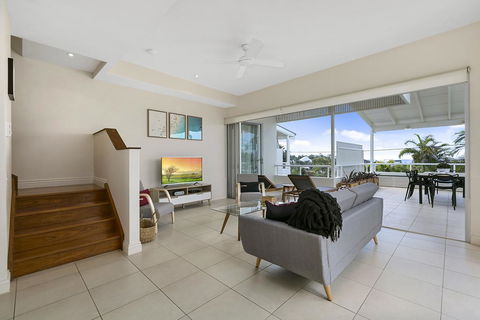 Silver, Sunrise Beach - Tourism Brisbane 1