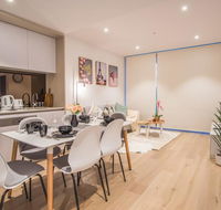 Simple  Cozy APT Haymarket CBD balcony views - Tourism Brisbane