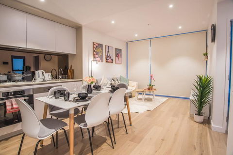 Simple & Cozy APT @Haymarket CBD (balcony Views) - Tourism Brisbane 0