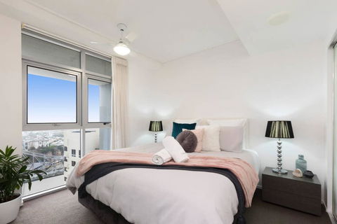 SK1 - Spotless 2BR SkyHome Long Stays Welcome - Tourism Brisbane 2
