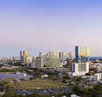Sky Broadwater Apartments - Brisbane Tourism