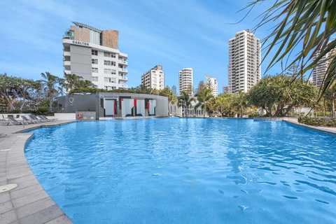 Sleek Q1 Suite In The Heart Of Surfers Paradise - Tourism Brisbane 3