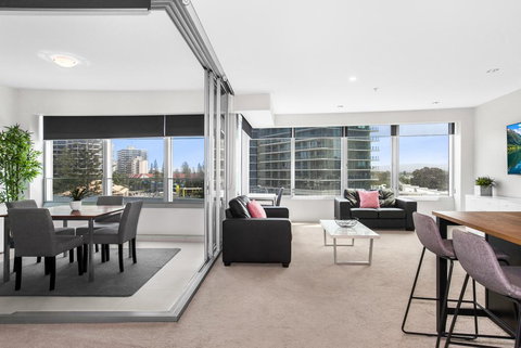Sleek Q1 Suite In The Heart Of Surfers Paradise - Tourism Brisbane 0