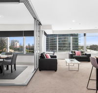 Sleek Q1 Suite in the Heart of Surfers Paradise - Tourism Brisbane