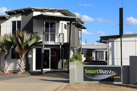 Smart Stayzzz Inns - Tourism Brisbane 0