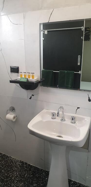 Smerdon Lodge Motel - Brisbane Tourism 3