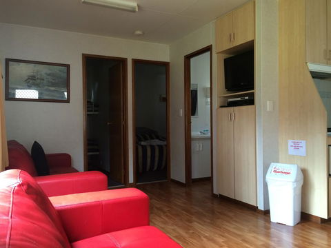 Smugglers Cove Holiday Village - Brisbane Tourism 2