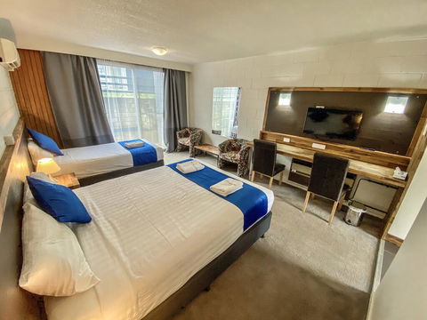 Snow Season Motor Inn - Tourism Brisbane 1