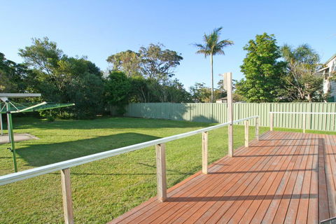 South Sussex's Blue Cottage - Brisbane Tourism 0