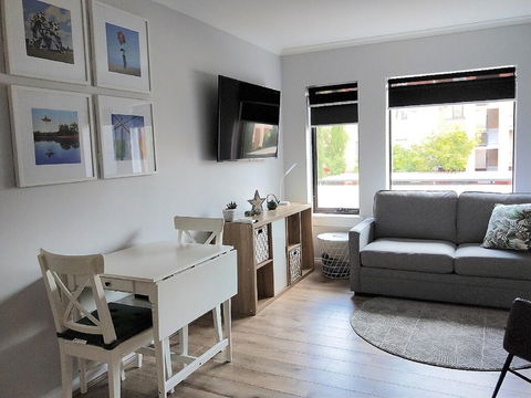 South Terrace 'Nesuto' + Smart TV + WiFi - Tourism Brisbane 1
