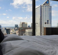 Southern Cross flat with sky city and sea views - Brisbane Tourism