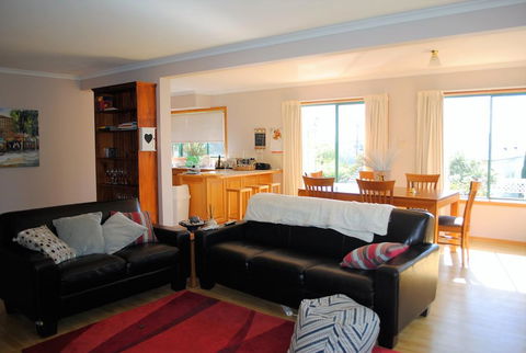 Spacious And Central To CBD - Tourism Brisbane 0