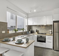 Spacious apartment within minutes of Acland Street - Brisbane Tourism