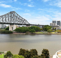 Spacious Executive 3 Bedroom - Brisbane CBD - Views - Pool - WIFI - Free parking - Brisbane Tourism