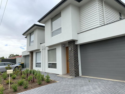 Spacious Rooms Home-Stay With Free Wifi - Tourism Brisbane 1