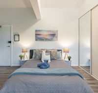 Spacious Studio 2mins to StationShopping Sleeps4 B - Tourism Brisbane