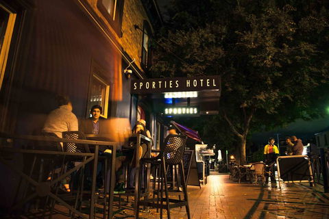 Sporties Hotel - Tourism Brisbane 1