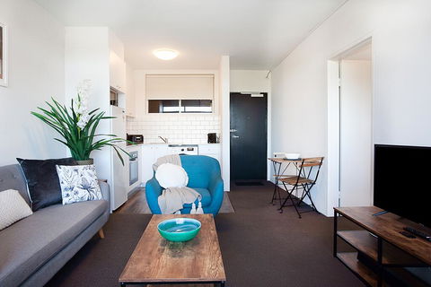 Sprawling City Views And Balcony In Cosy Apartment - Tourism Brisbane 0