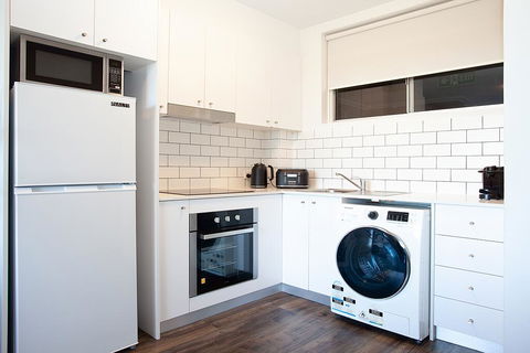 Sprawling City Views And Balcony In Cosy Apartment - Tourism Brisbane 3
