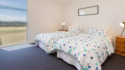ST ANDREWS BEACH APARTMENT 4.01 - Brisbane Tourism 3