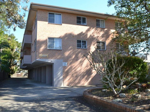 St James 6, Stylish Airconditioned Retreat - Brisbane Tourism 3