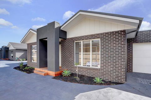 Staughton Sounds - Tourism Brisbane 0