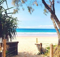 Steps from Mudjimba Beach 3 BR Apt Sunshine Coast with WIFIPoolParking
