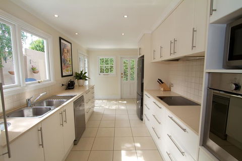 Strahan House - Tourism Brisbane 2