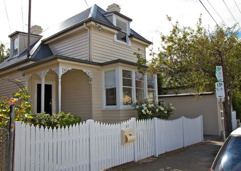 Strahan House - Tourism Brisbane 1