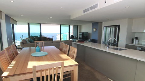 Strand Beachside 701 - Brisbane Tourism 1