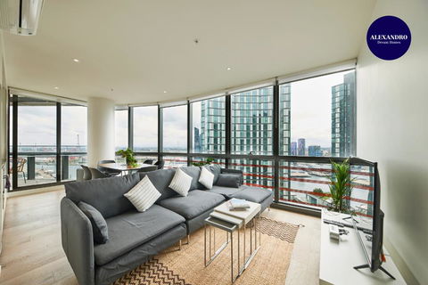 STUNNING 2 BED 2 BATH STYLISH UNIT // FREE PARKING - Brisbane 4u 0