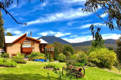 STUNNING HOME WITH AMAZING VIEWS - Just 20 Mins To The City And Only 10 To MONA! - Tourism Brisbane 1