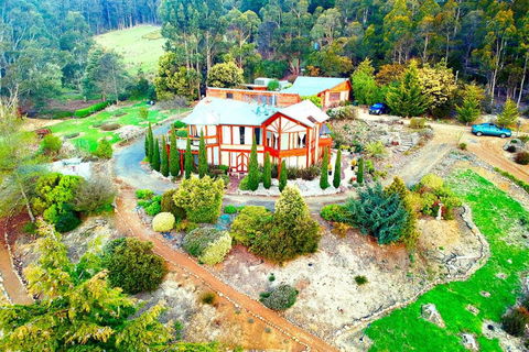 STUNNING HOME WITH AMAZING VIEWS - Just 20 Mins To The City And Only 10 To MONA! - Tourism Brisbane 2