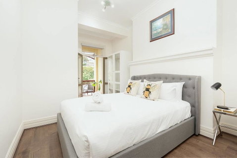 STUNNING SYDNEY HOME 4 - Tourism Brisbane 1