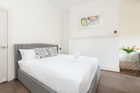 STUNNING SYDNEY HOME 9 - Tourism Brisbane 2