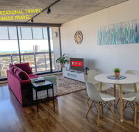 Stylish 2BR 2BT Apt with Bay Views Secure Parking Netflix Gym Pool and Wine - Brisbane Tourism