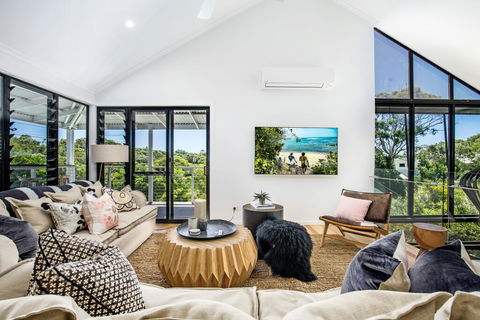 Stylish And Spacious Masterpiece, Sunshine Beach - Brisbane Tourism 2