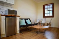Stylish Cute Cottage in McMahons Point
