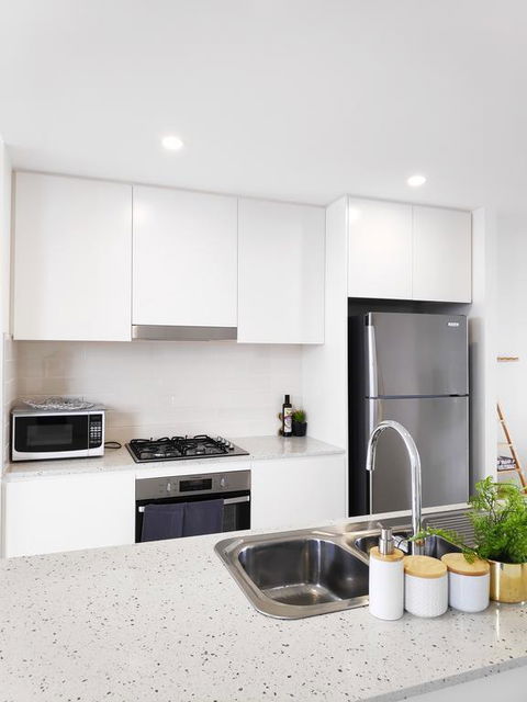Stylish Liverpool 2Bed 2Bath Apartment -Skyline Views! -Masks Provided - Tourism Brisbane 3