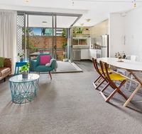 Stylish Valley Unit with Terrace Parking and Pool - Tourism Brisbane