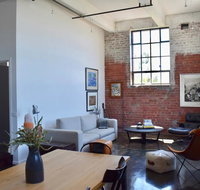 Stylish Warehouse Conversion In The Heart of Fitzroy - Tourism Brisbane
