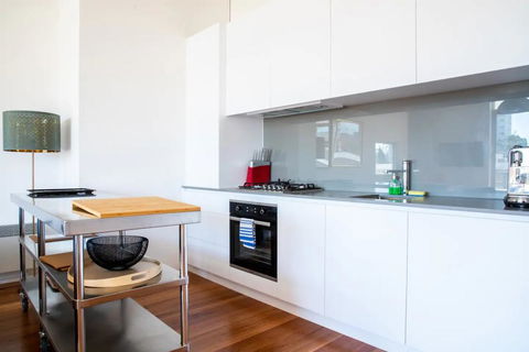 Stylish Warehouse Convert 2 Bedroom Apartment - Brisbane Tourism 1