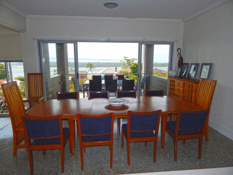 Summer Breeze @ Orient Point - Brisbane Tourism 1