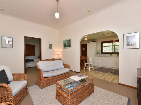 Summerfield Cottage - Hunter Valley, Renovated House In Central North Rothbury - Brisbane Tourism 3