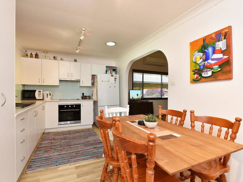 Summerfield Cottage - Hunter Valley, Renovated House In Central North Rothbury - Brisbane Tourism 2