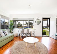 Sun Shack  Culburra - Pet Friendly - 3 Mins to Beach - Brisbane Tourism