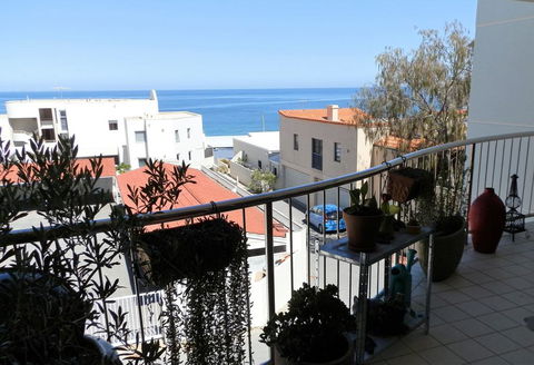 Sun, Sand, Sea And Salty Kisses Cottesloe Beach House - Brisbane Tourism 0