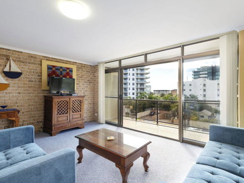 Sundek 18 - Brisbane Tourism 1