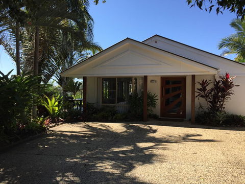 Sunshine Coast Tropical Getaway - Brisbane Tourism 2
